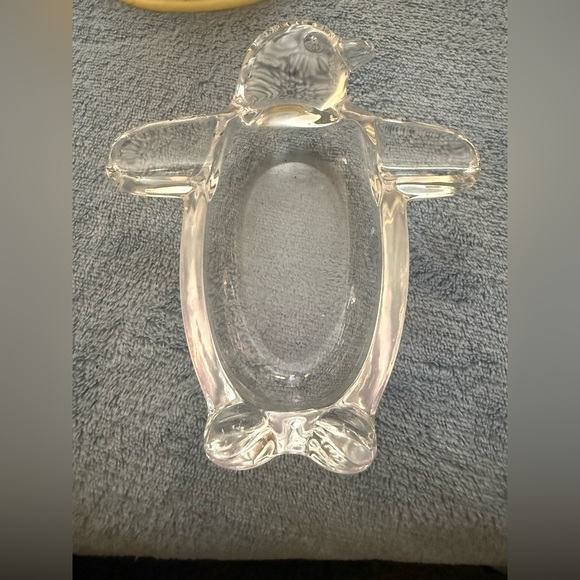 Clear Glass Penguin ASHTRAY - Picture 2 of 2